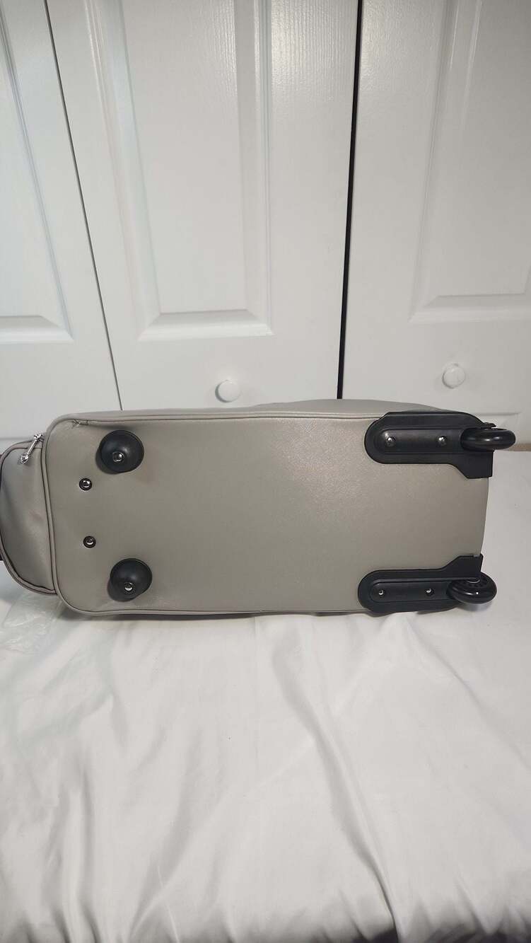 JM New York Grey Saffiano Rolling Duffel Weekender Bag - Picture 5 of 6